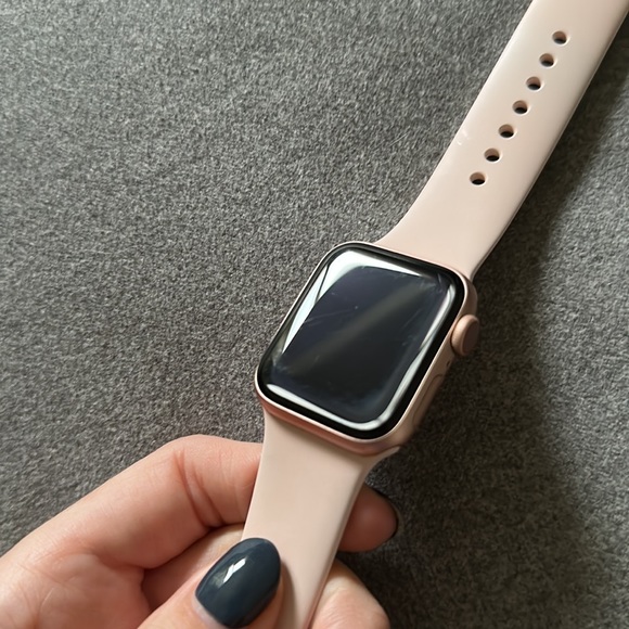 Apple Watch Series 5 GPS + cellular - Picture 2 of 4